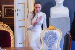 Prinzessin Ingrid Alexandra bei einer Kabinettssitzung im Palast.