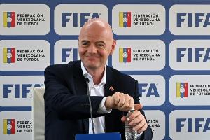 Infantino verteidigt WM-Pläne und Katar