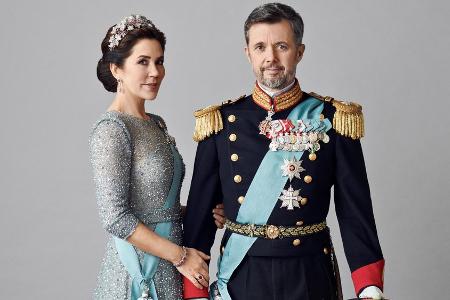 Glamour zum 50. Geburtstag: Neue Porträts von Mary von Dänemark Glamour zum 50. Geburtstag: Neue Porträts von Mary von Dänemark