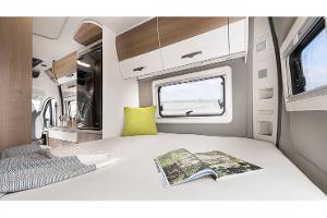 Kurzer Campingbus mit Querbett unter 50.000 Euro