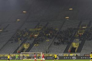 Auch BVB, Köln und Bielefeld lassen Zuschauer-Obergrenze juristisch prüfen