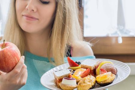 Nie wieder Heißhunger? Darum ist eine zuckerarme Ernährung sinnvoll