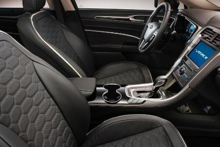 Edle Materialien, perfekte Verarbeitung: Innenansicht des Mondeo Vignale