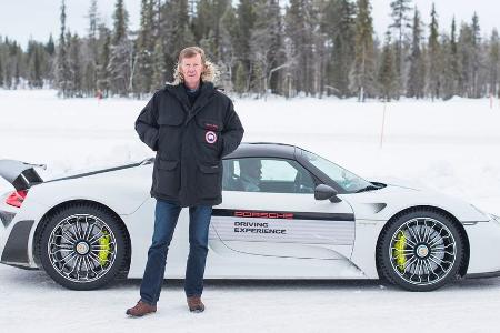 Fast 70 und noch immer Drift-König: Altmeister Walter Röhrl mir dem Porsche 918