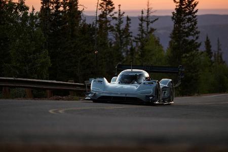 Favorit Romain Dumas und sein Elektrorenner Volkswagen I.D. R Pikes Peak