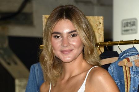 Stefanie Giesinger zeigt ihr Stefanie Giesinger zeigt ihr