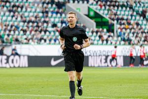 Schiedsrichter Welz verletzt sich vor Spiel in Gladbach