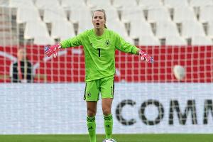 Wolfsburg holt Nationaltorhüterin Frohms zurück