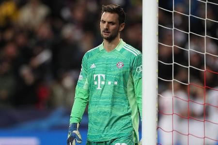 Strahlte bei den ersten Ballkontakten nicht die letzte Sicherheit aus. War beim ersten platzierten Abschluss auf sein Tor dann direkt machtlos (21.). Kämpfte sich allerdings in die Partie. Hielt die Bayern später gegen Aaronson (24.) und Adeyemi (80.) im Spiel. Nach der Pause auch mit dem Fuß sehr sicher.