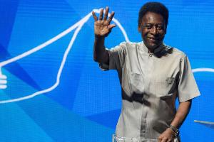 Pele erneut im Krankenhaus