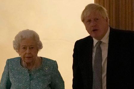 Trotz Corona: Queen hält an Telefonaudienz mit Boris Johnson fest Trotz Corona: Queen hält an Telefonaudienz mit Boris Johnson fest