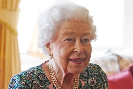 Queen Elizabeth II. muss wegen Corona erneut Online-Audienzen absagen Queen Elizabeth II. muss wegen Corona erneut Online-Audienzen absagen