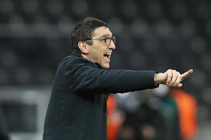 Bobic gibt Korkut Jobgarantie bis Saisonende