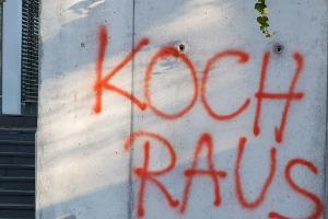 Graffiti-Schmierereien an der DFB-Zentrale