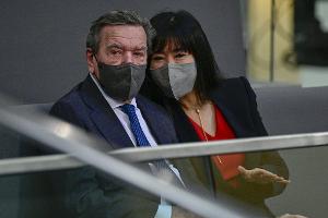 Ehrenmitgliedschaft: DFB stellt Gerhard Schröder Ultimatum