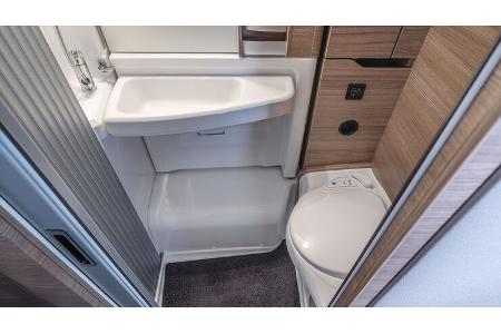 Teilintegrierter Knaus Van Wave 640