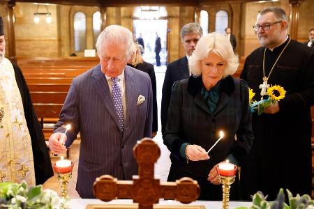 Verzweifelte Herzogin Camilla spendet privat für Ukraine-Flüchtlinge Verzweifelte Herzogin Camilla spendet privat für Ukraine-Flüchtlinge
