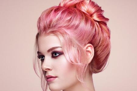 Rosa Haare liegen wieder im Trend: So tragen wir sie 2022 Rosa Haare liegen wieder im Trend: So tragen wir sie 2022