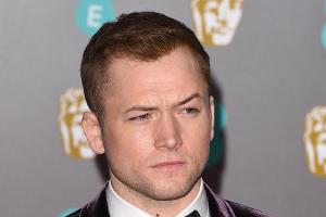 Nach Zusammenbruch: "Kingsman"-Star Taron Egerton gibt Entwarnung