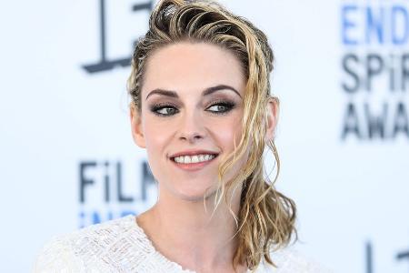 Spirit Awards: Kristen Stewart und Co. zeigen Putin den Mittelfinger