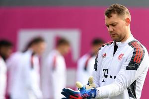 Neuer gegen Salzburg im Bayern-Tor