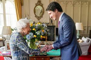 Erste Audienz nach Corona: Queen Elizabeth II. trifft Justin Trudeau
