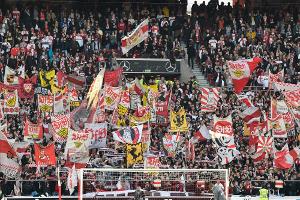 VfB gegen Augsburg vor 60.000 Zuschauern