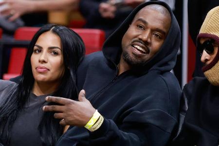 Kanye West: Basketball-Date mit Chaney Jones Kanye West: Basketball-Date mit Chaney Jones