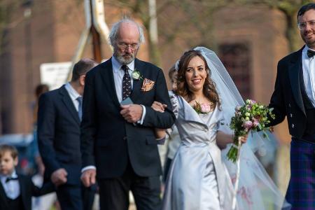 WikiLeaks-Gründer Julian Assange hat Stella Moris geheiratet WikiLeaks-Gründer Julian Assange hat Stella Moris geheiratet