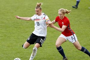 Kapitänin Popp nach einem Jahr zurück bei den DFB-Frauen