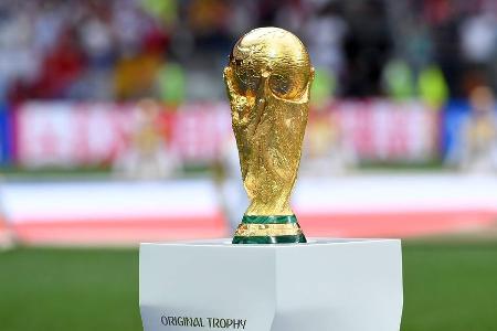 2022 steigt die Fußball-Weltmeisterschaft in Katar. Der deutschen Mannschaft droht eine Hammer-Gruppe, schließlich findet sich das Team von Bundestrainer Hansi Flick aufgrund des elften Platzes in der FIFA-Weltrangliste nur im Lostopf zwei wieder: 2022 steigt die Fußball-Weltmeisterschaft in Katar. Der deutschen Mannschaft droht eine Hammer-Gruppe, schließlich findet sich das Team von Bundestrainer Hansi Flick aufgrund des elften Platzes in der FIFA-Weltrangliste nur im Lostopf zwei wieder: