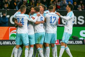 Doppelpack von Terodde: Schalke klettert auf Platz drei