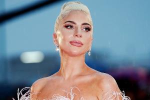 Lady Gaga tritt bei den Grammy Awards 2022 auf