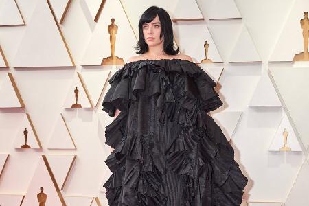 Kritik am Oscar-Outfit: Billie Eilish hat schlagfertige Antwort parat Kritik am Oscar-Outfit: Billie Eilish hat schlagfertige Antwort parat
