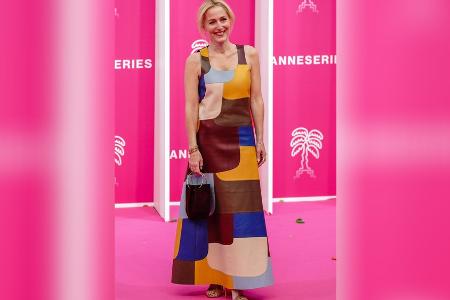 Gillian Anderson glänzt in Patchwork-Kleid Gillian Anderson glänzt in Patchwork-Kleid