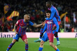 Vor Duell mit Frankfurt: Barcelona siegt weiter