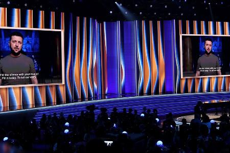 Grammys: Foo Fighters und Präsident Selenskyj sorgen für Gänsehaut Grammys: Foo Fighters und Präsident Selenskyj sorgen für Gänsehaut
