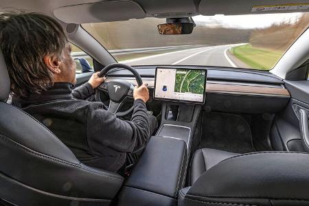 Tesla Model 3, Interieur