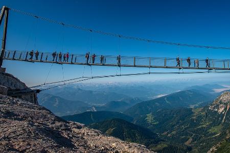 Adrenalin-Wandern in der Steiermark: Attraktionen am Dachstein