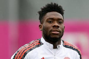 FC Bayern: Davies feiert nach vier Monaten Comeback
