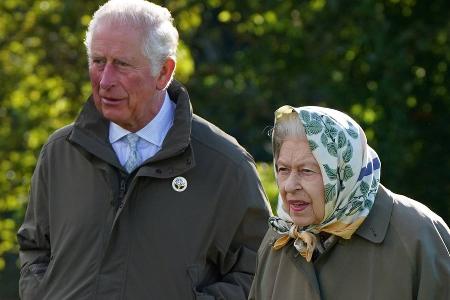 Queen Elizabeth II.: Prinz Charles vertritt sie am Gründonnerstag Queen Elizabeth II.: Prinz Charles vertritt sie am Gründonnerstag