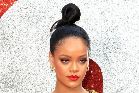 Rihanna ziert hochschwanger das Cover der Rihanna ziert hochschwanger das Cover der