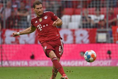 Leon Goretzka - Note: 3,0 - Hatte bei seinen Aktionen im Mittelfeld eine hohe Erfolgsquote und sorgte so für Spielkontrolle. Entwickelte im zweiten Durchgang dann auch offensiv mehr Mut. Spielte beim 1:0 den vorletzten Pass und leitete in der Folge etliche Angriffe mit öffnenden Pässen ein. Machte aber zu selten seine gefährlichen Läufe in die Box und strahlte selbst zu wenig Gefahr aus.