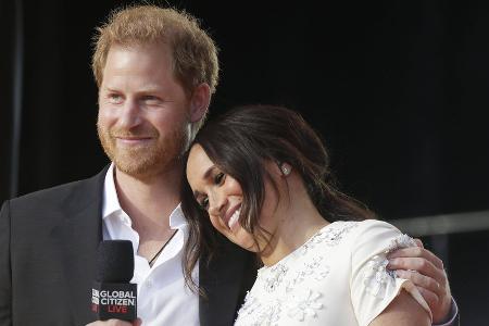 Prinz Harry und Herzogin Meghan: Überraschungsbesuch bei der Queen! Prinz Harry und Herzogin Meghan: Überraschungsbesuch bei der Queen!