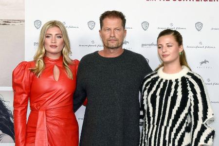 Luna und Emma Schweiger spielen neben Vater Til in Luna und Emma Schweiger spielen neben Vater Til in