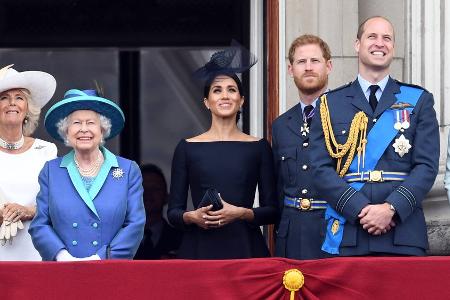 Harry und Meghan: Balkon-Comeback beim Platin-Jubiläum der Queen? Harry und Meghan: Balkon-Comeback beim Platin-Jubiläum der Queen?