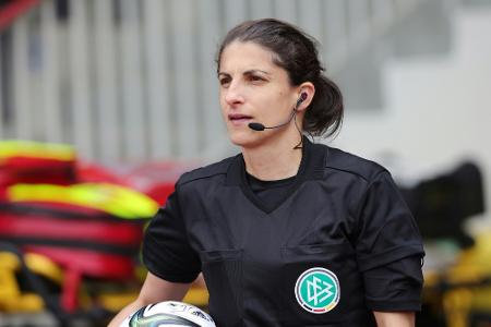 Schiedsrichterin Hussein für Frauen-EM nominiert Schiedsrichterin Hussein für Frauen-EM nominiert
