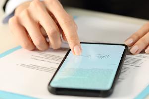 Digitale Unterschrift: Wie Dokumente mit dem Smartphone signieren?