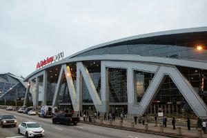 Erster Play-off-Sieg für Hawks nach Bombenalarm