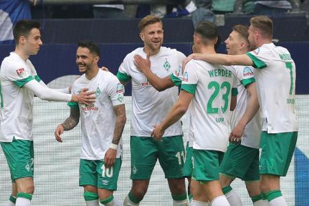 2. Liga: Werder stürzt Schalke von der Spitze - HSV siegt in Regensburg 2. Liga: Werder stürzt Schalke von der Spitze - HSV siegt in Regensburg